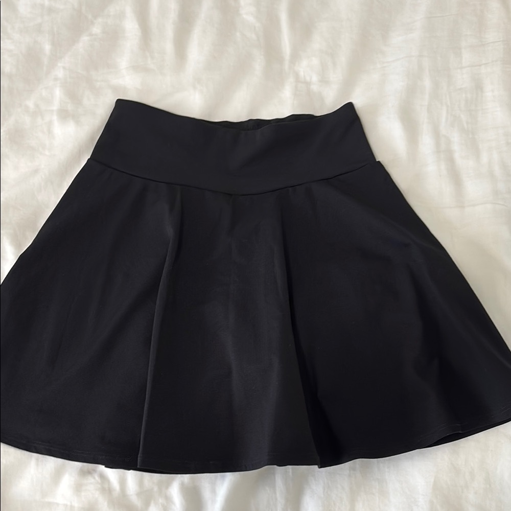 Uniqlo Black Pleated Skater Mini Skirt
